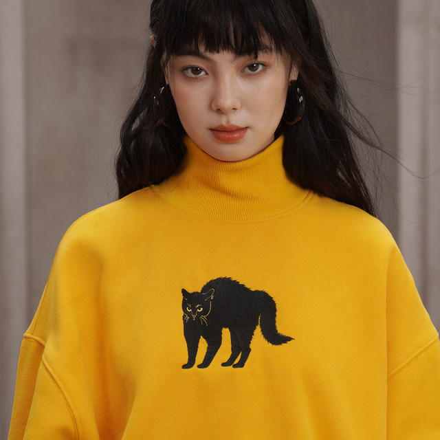 Kamo original new black cat embroidered fleece sweatshirt