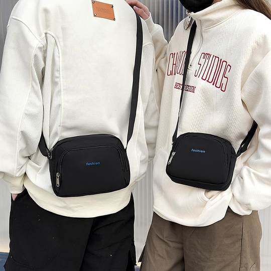 潮牌斜挎包包男女2025新款日系小挎包休闲百搭小包轻便单肩手机包