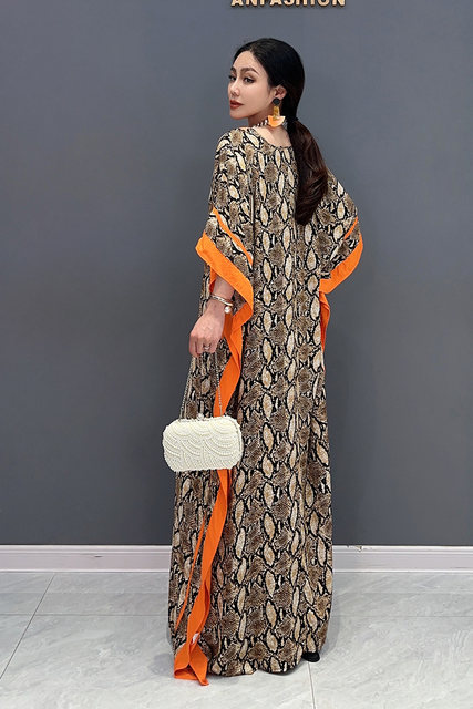 2025 new autumn dress print contrasting color V-neck mid-sleeve loose large size fashionable casual feminine long skirt