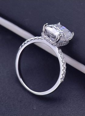 辉之翼珠宝 925银肥方糖戒指欧美配饰四爪白色方钻时尚气质款戒指