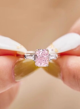 S925莫桑石戒指公主方长方形3克钻戒粉色女款可爱时尚镀银食指戒