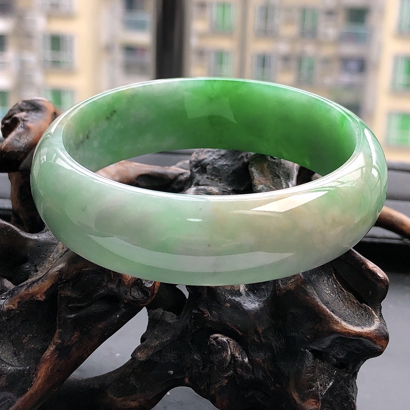 自然光实物拍摄/58.3圈缅甸天然翡翠A货阳绿手镯68.17g老坑证书 - 图1