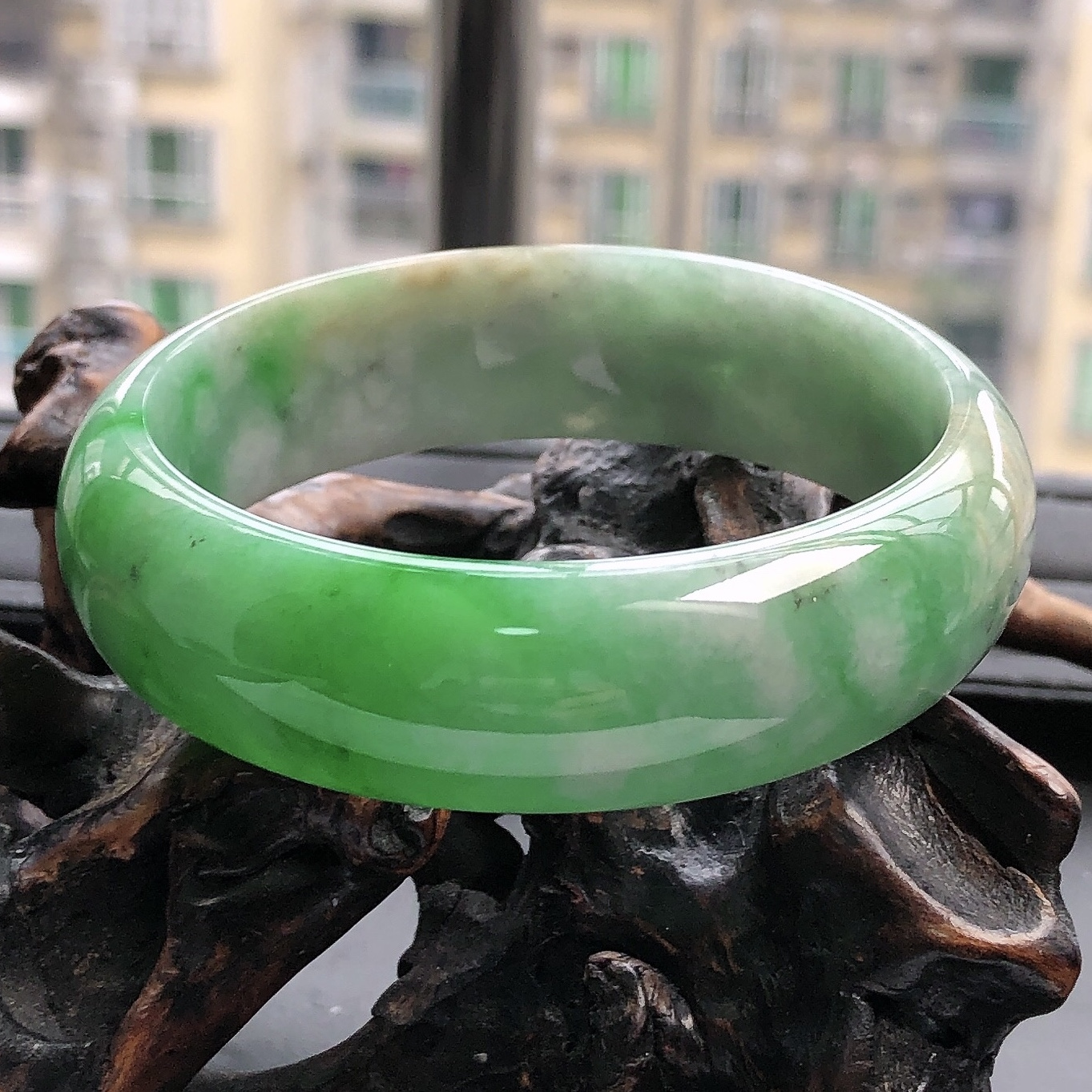 自然光实物拍摄/58.3圈缅甸天然翡翠A货阳绿手镯68.17g老坑证书 - 图0