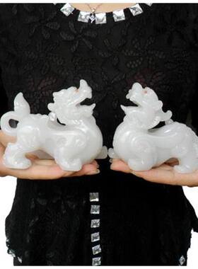 2026白玉貔貅摆件风水大号一对仿玉皮休工艺品客厅新房酒柜装饰品