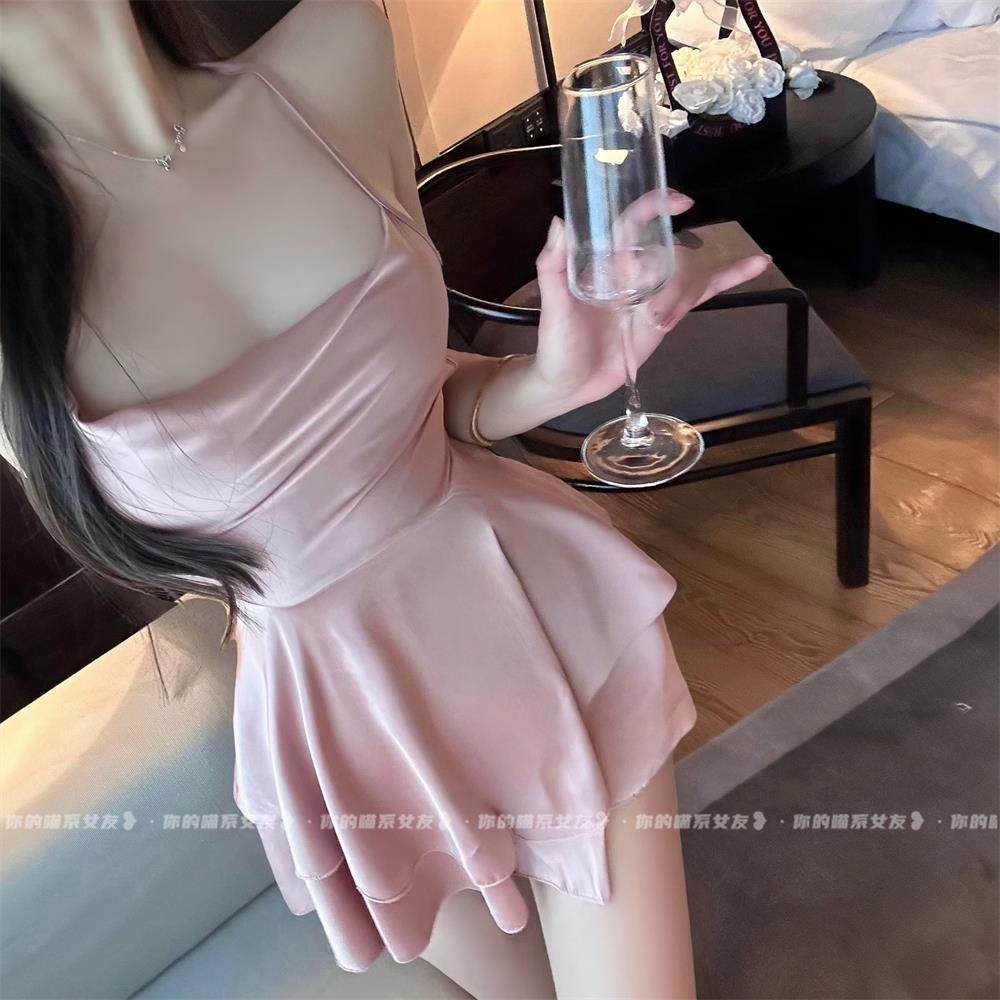 喵：红色吊带裙欧美性感绑带露背a字辣妹风超短裙纯欲缎面连衣裙,淘宝优惠券,粉丝福利购,淘宝优惠卷