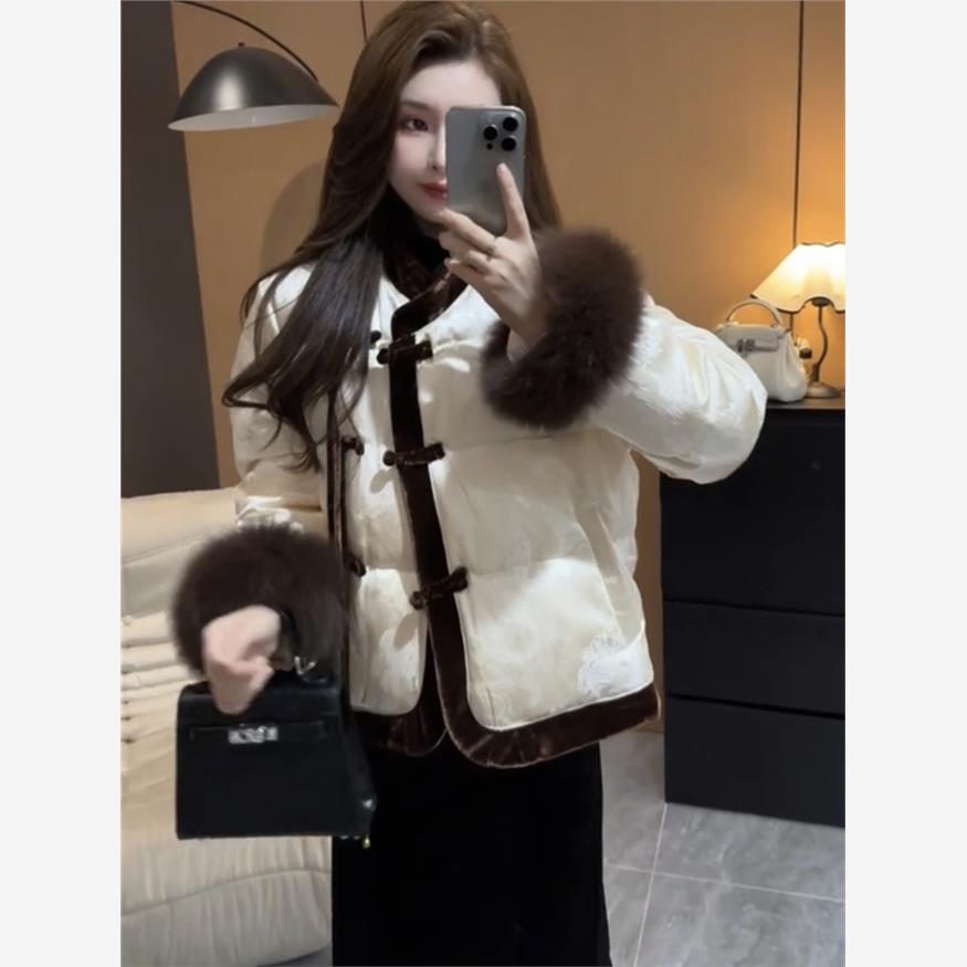 高端网红爆款国风盘扣羽绒服女2025冬季新款重工提花撞色显瘦棉服 - 图2