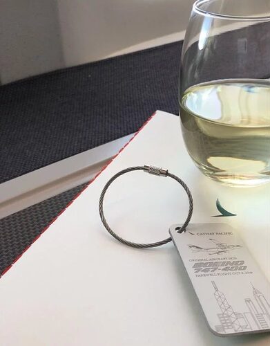 国泰航空波音747-400飞机原始蒙皮钥匙扣航空纪念品挂饰香港B-HUJ - 图3