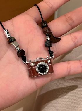 「记忆胶卷」复古酒红胶片相机项链秋冬新款长款滴釉可调节毛衣链