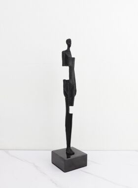 北欧简约创意黑色铸铁人物样板房电视柜书房客厅餐厅桌面玄关饰品