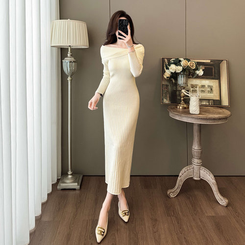 法式温柔风一字领针织连衣裙女秋冬修身显瘦气质内搭毛衣过膝长裙 - 图1