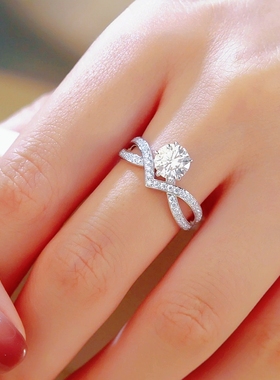 纯银女一克拉爱翼皇冠钻戒指环