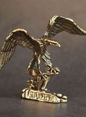 复古实心纯黄铜办公桌面车载小摆件飞鹰老鹰茶宠工艺品手把玩件