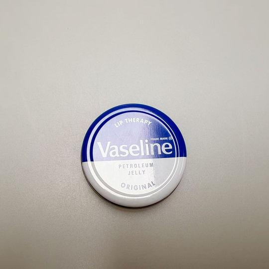 香港购 Vaseline凡士林润唇膏护唇膏滋润保湿防干裂淡化唇色