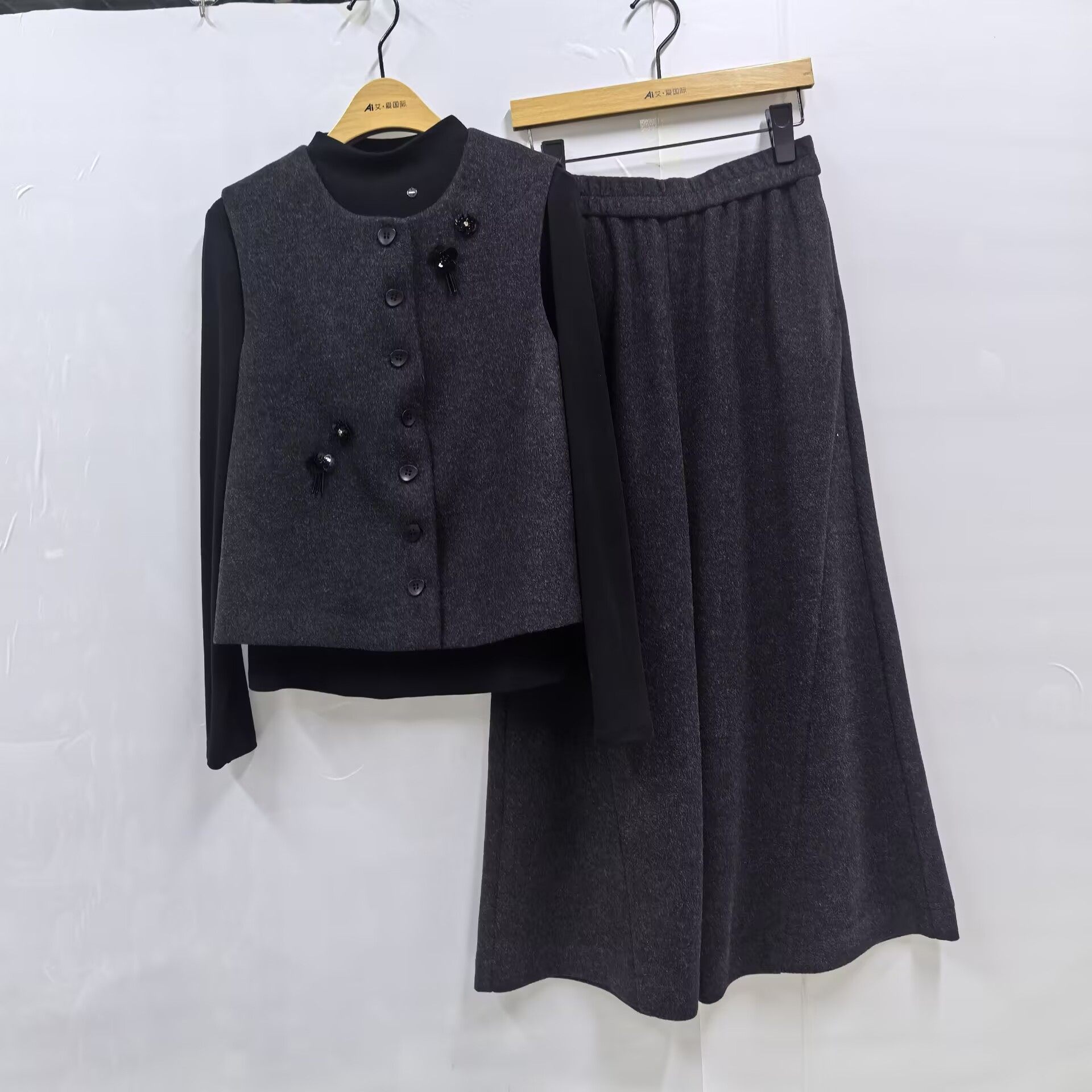 凯琳黛尔Q27C390春装2026女新款时尚马甲高领T恤阔腿裤三件套套裤,淘宝优惠券,粉丝福利购,淘宝优惠卷