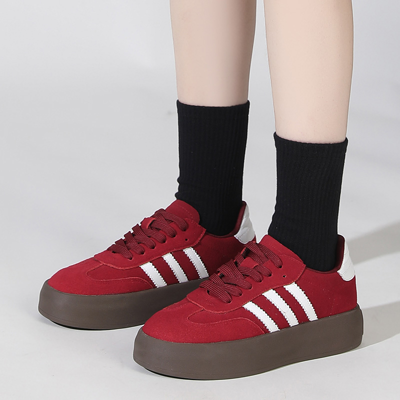 2025大码女鞋41一43春秋新款春胖脚宽肥爆平跟超软特真皮学生板鞋 - 图0