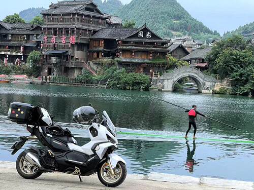 适用SYM三阳HUSKY ADV150哈士奇后货架尾架 HUSKY150铝合金尾箱架 - 图2
