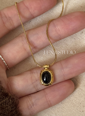 高级感复古美拉德黑玛瑙锁骨链