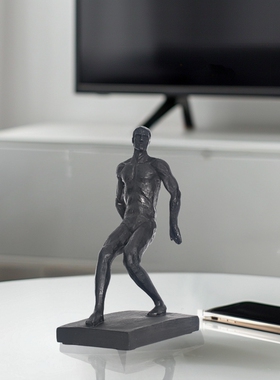 现代简约运动风人物雕塑客厅电视柜摆件书房摆设品样板房软装饰品