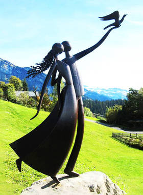 铸铜抽象女孩雕塑艺术品广场摆件