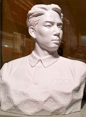 大型铸铜人物雕塑户外广场塑像