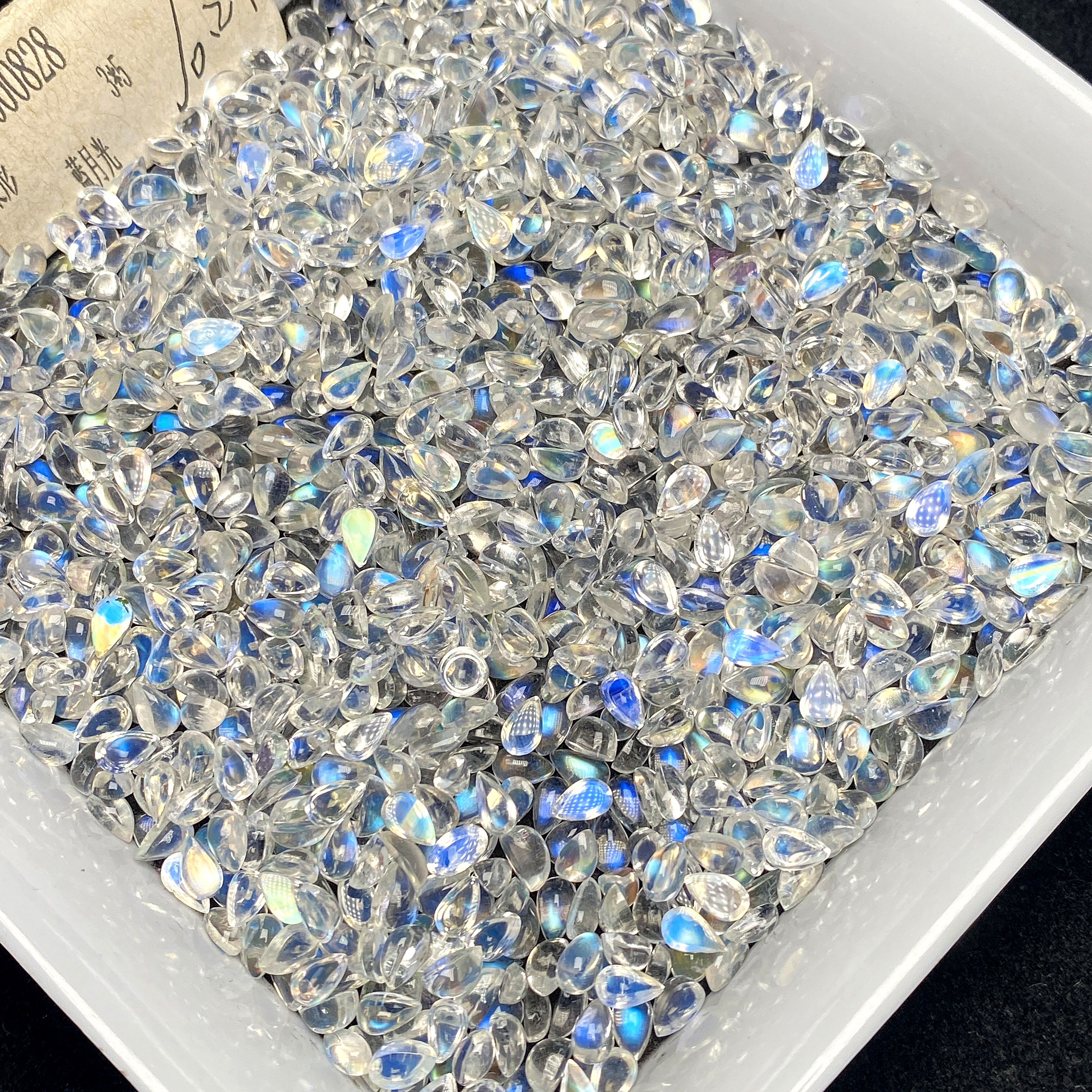 Wholesale natural moonstone pear-shaped ring face high transparent blue moonlight bare stone Indian material strong blue light ring pendant with stone
