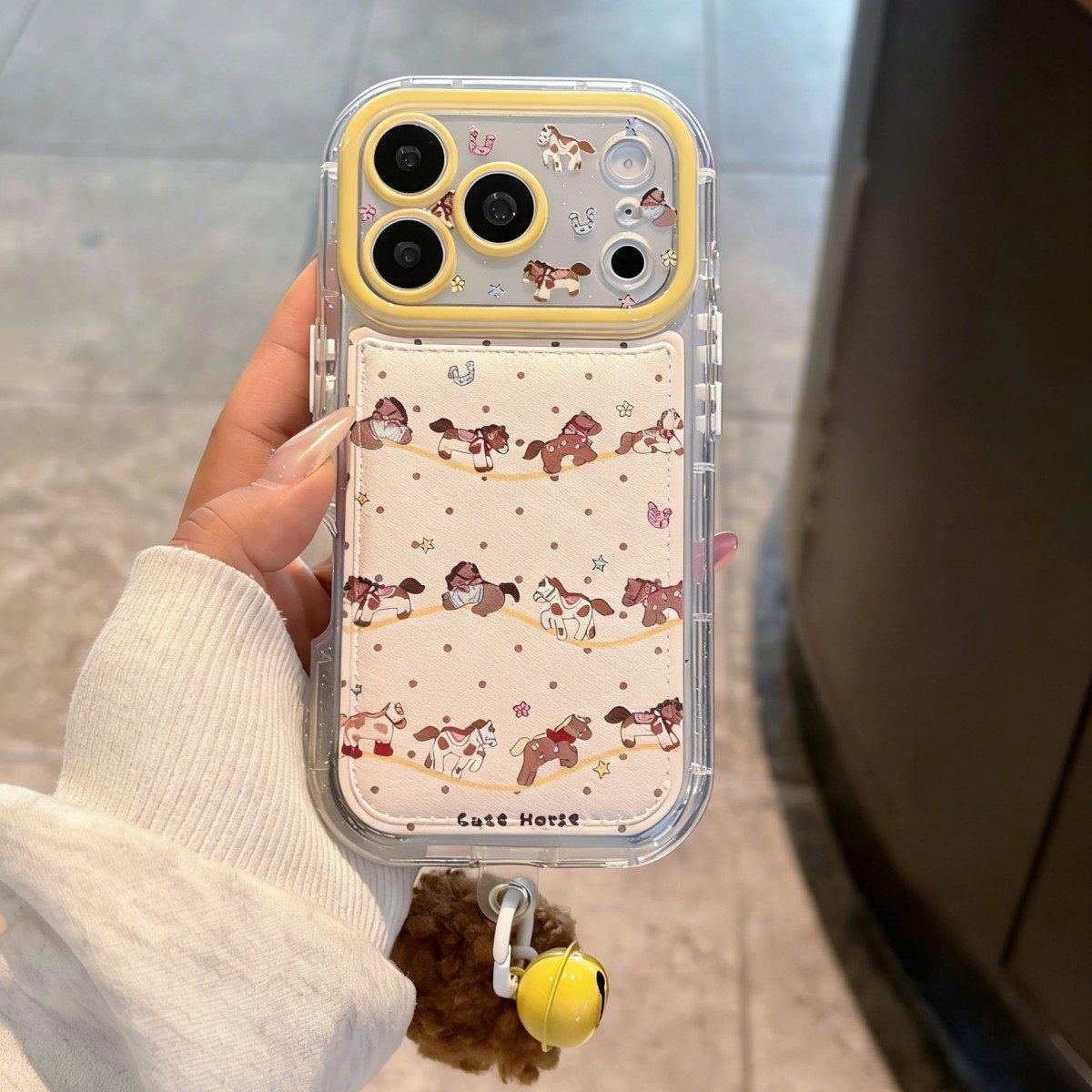 奶白底棕色满屏波点线条小马铃铛适用苹果17PROMAX手机壳16PM创意细闪华为Mate80PRO个性Pura80皮质保护套,淘宝优惠券,粉丝福利购,淘宝优惠卷