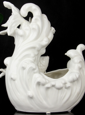 白色陶瓷缸年年有余摆件