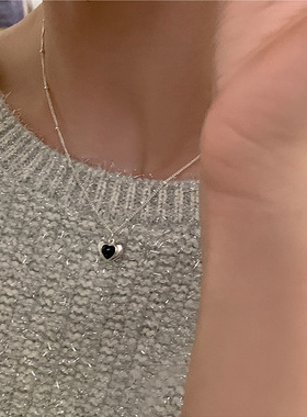复古黑色爱心项链百搭高级设计