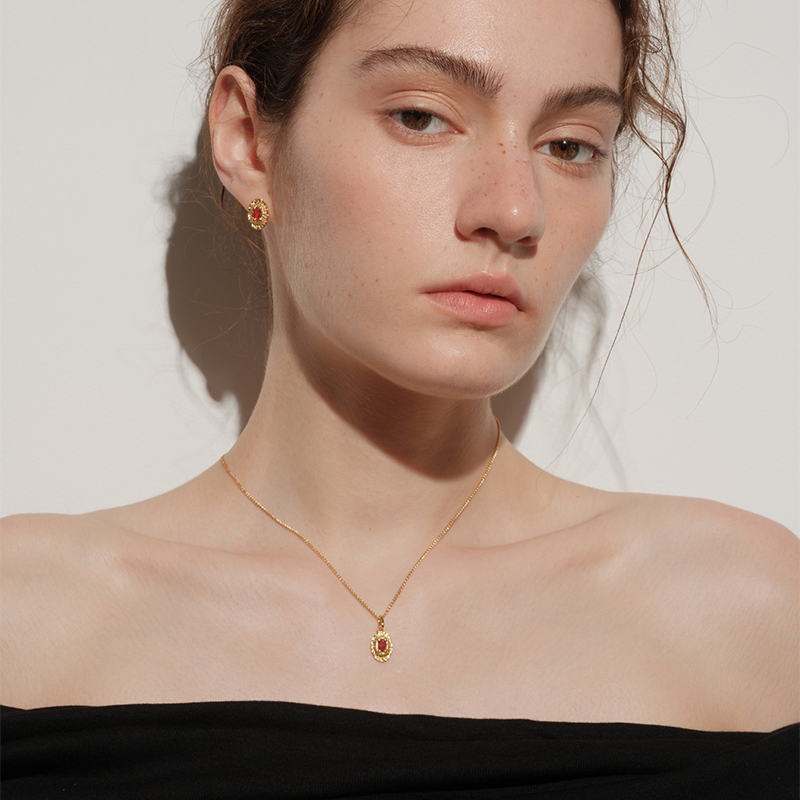 sanswood森吾《温莎》帕德玛红钻耳钉女轻奢纯银法式复古椭圆耳饰 - 图3