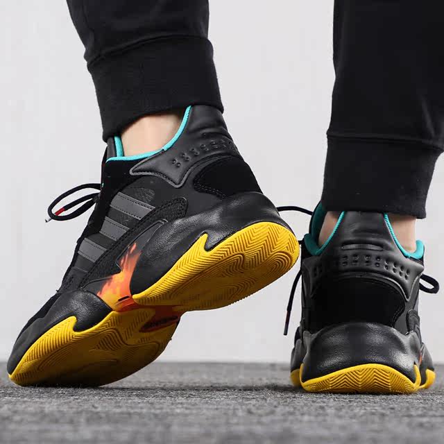 branded casual shoes