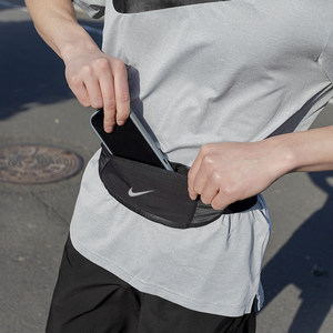 NIKE耐克跑步腰包nike男女隐形弹力手机收纳袋马拉松运动装备小包