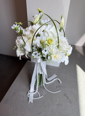 new韩系白色仿真花珍珠玫瑰手捧订婚结婚仿真花球形婚纱摄影道具