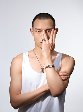 CalvinKlein磁力手链男时尚设计