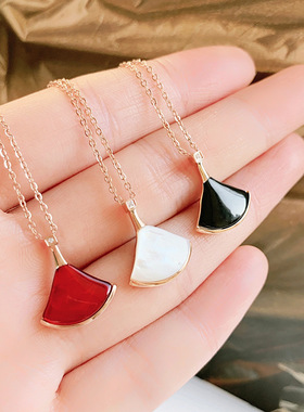 简约时尚新款钛刚黑白扇形项链钛钢锁骨链颈链网红吊坠不褪色新款