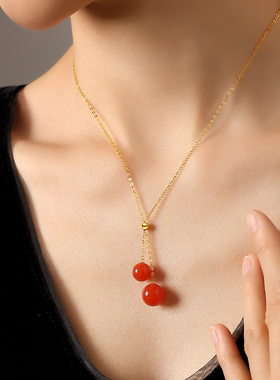 本命年马项链女士18K金南红玛瑙