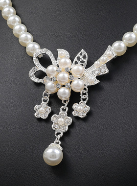 2023年新款时尚仿珍珠花朵项链耳环套装欧美外卖女饰品合金电镀银