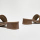 Aiyifu flip flops 2026 ລະດູຮ້ອນແບບໃຫມ່ຂອງຝຣັ່ງແບບສະບາຍໆແບບສະບາຍໆໃນວັນພັກແບບເກີບແຕະສົ້ນຕີນຫນາ