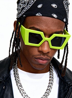 欧美网红时尚大框宽腿墨镜凹造型