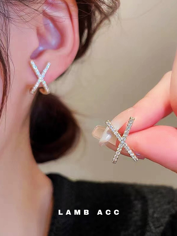 LAMB ACC 秘境白茶 精致气质交叉钻光锆石耳环耳夹 - 图2