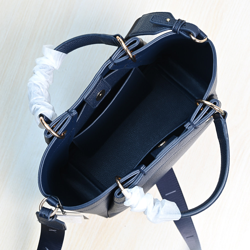 思琪好货261/12时尚软皮质磁吸扣字母肩带单肩斜跨手提包,淘宝优惠券,粉丝福利购,淘宝优惠卷