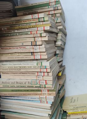 老旧外文书古董书装饰书复古摄影道具书老物件英文医学书不挑厚薄