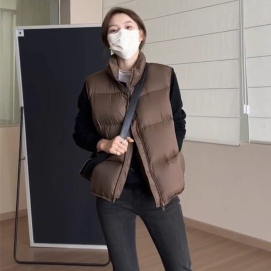 白鸭绒羽绒马甲女短款背心秋冬2025新款立领高级感小个子坎肩外穿