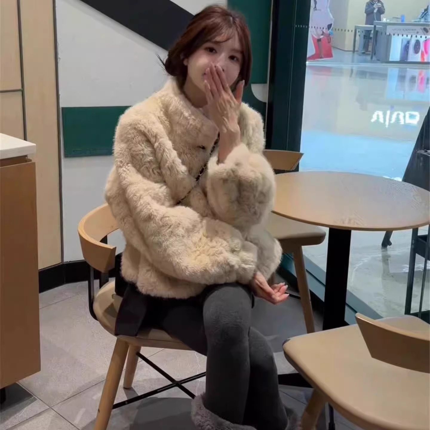 皮毛一体羊羔毛外套女短款秋冬厚今年流行漂亮的小个子韩系巨好看,淘宝优惠券,粉丝福利购,淘宝优惠卷