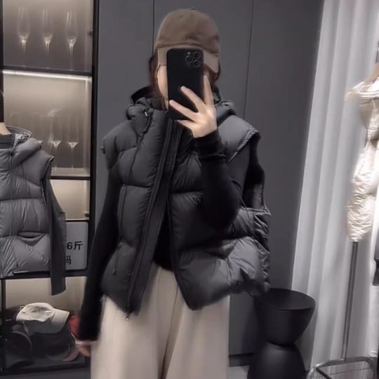 羽绒马甲女短款连帽冬季新款2025韩宽松高级感小个子背心坎肩外套