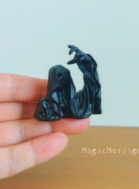 斩妖除魔黑袍哥打坐黑衣男