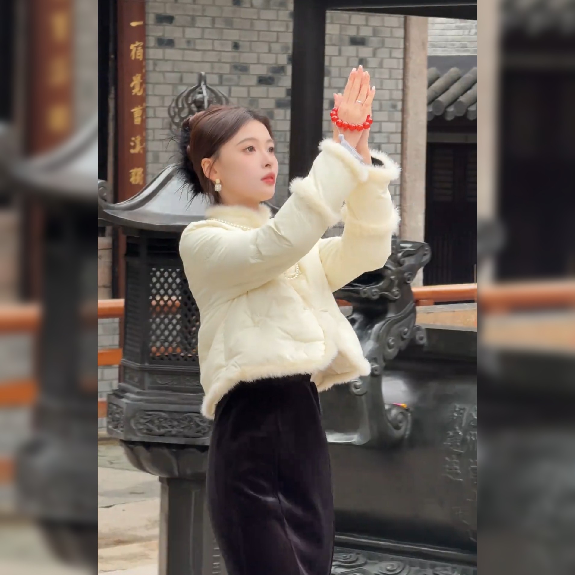 新中式毛毛拼接棉服女立领唐装保暖小个子高级感刺绣蝴蝶短外套,淘宝优惠券,粉丝福利购,淘宝优惠卷