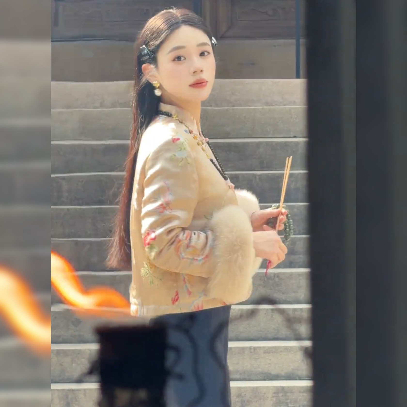 2025春季新款新中式国风刺绣棉服女毛领短款复古外套初冬保暖上衣,淘宝优惠券,粉丝福利购,淘宝优惠卷