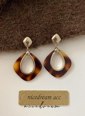 Nicedream法式复古琥珀纹耳环
