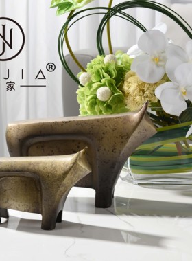 罗曼提 现代样板间花艺香薰机孺子牛摆件仿真书 客厅茶几摆放组合