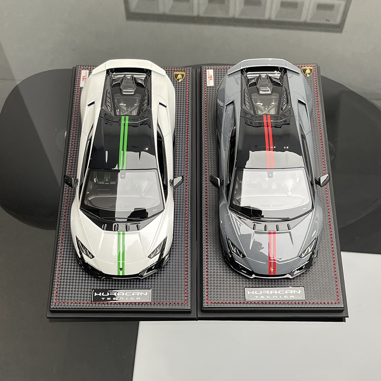 MR 1/18兰博基尼Huracan Tecnica 60周年硬顶跑车摆件收藏礼品 - 图1